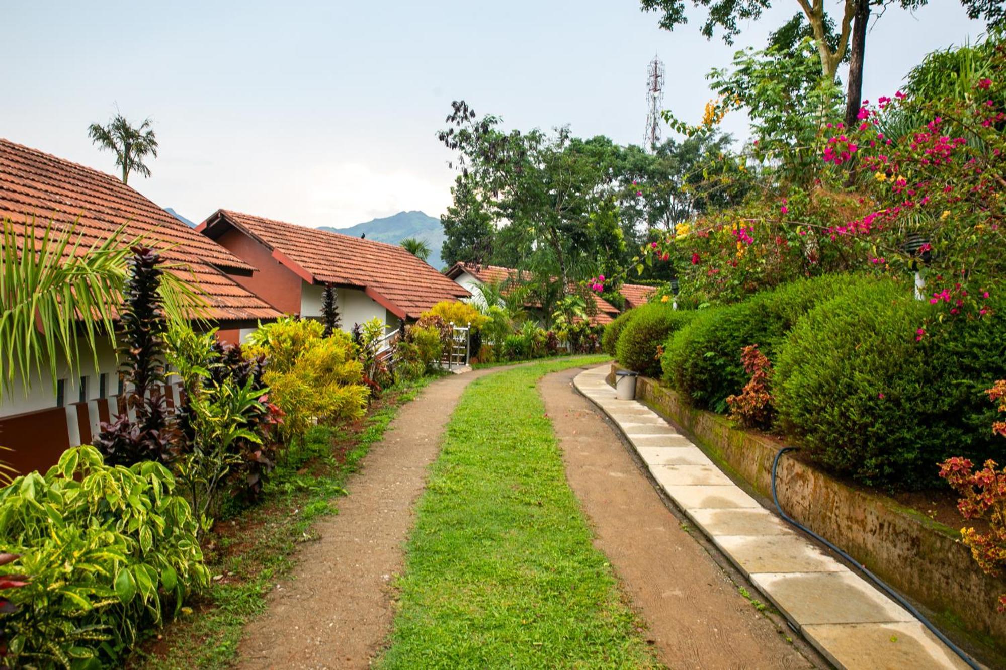 Pranavam Resort & Spa Tariyod Exterior foto